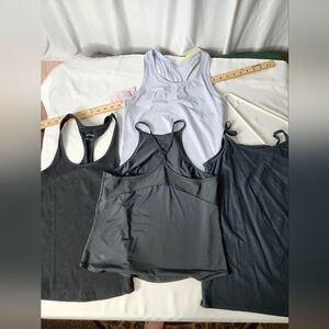 Set of 4 Tank Tops (XS & S)